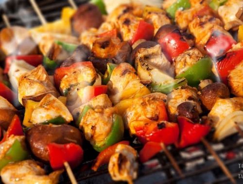 Brocheta cerdo y pollo - Imagen principal